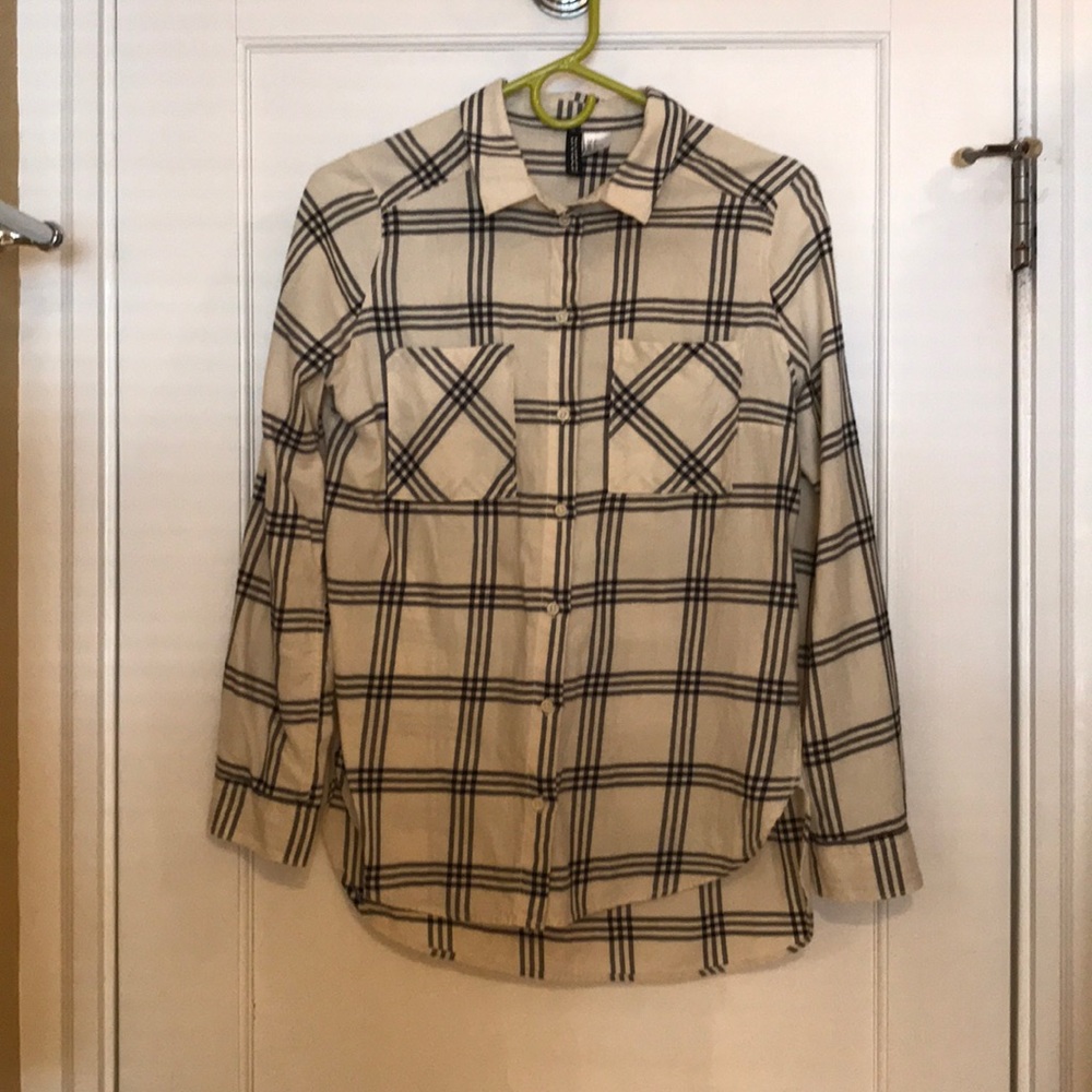 Women’s Black/White Flannel H&M Size 2